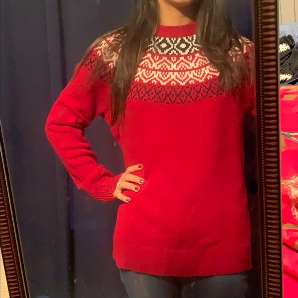 Cozy and warm sweater! Perfect for the holidays! - Picture 3 of 4